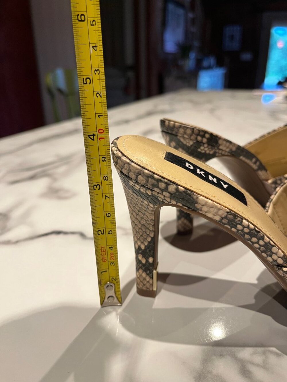 DKNY Fama Snakeskin Slide Sandals/Mules Size 7 - Picture 2 of 16